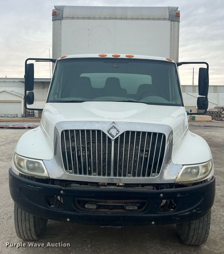 image for item DQ4093 2007 International 4300  box truck
