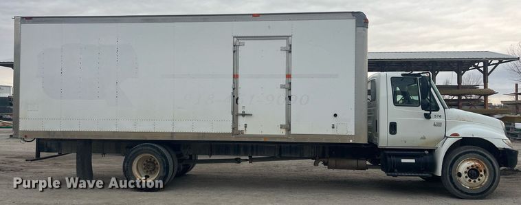 image for item DQ4093 2007 International 4300  box truck