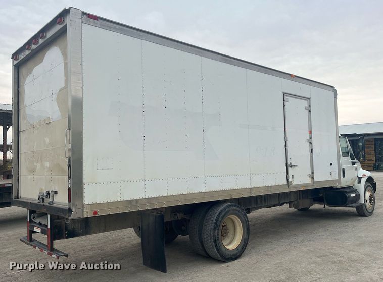image for item DQ4093 2007 International 4300  box truck