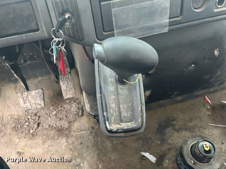 image for item DQ4093 2007 International 4300  box truck