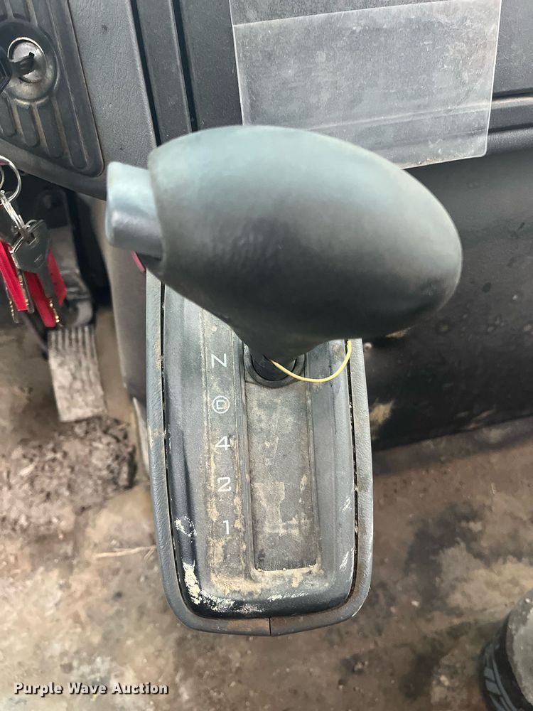 image for item DQ4093 2007 International 4300  box truck