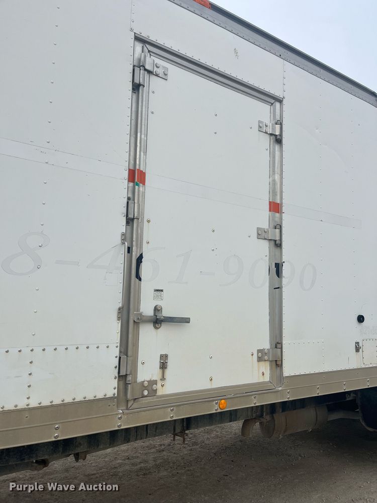 image for item DQ4093 2007 International 4300  box truck