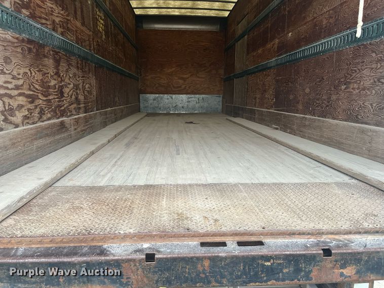 image for item DQ4093 2007 International 4300  box truck