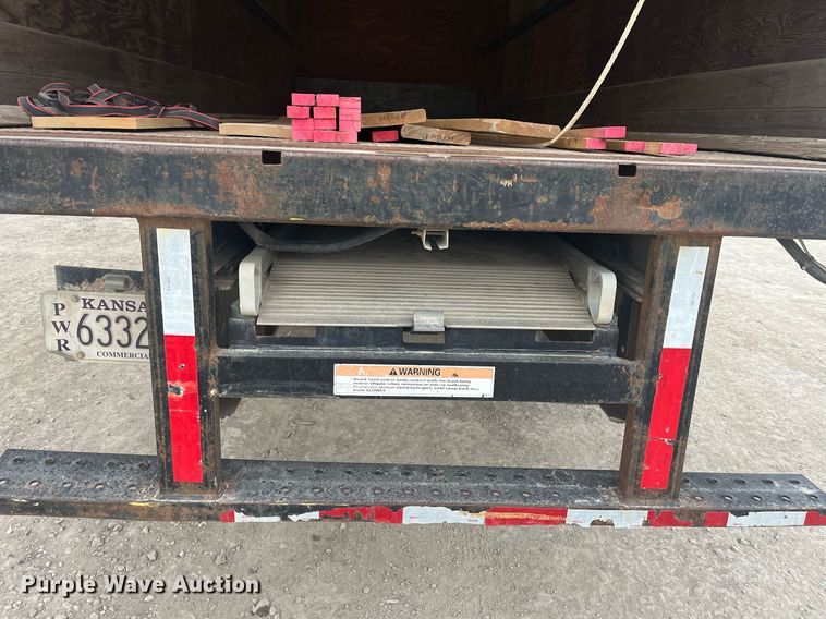 image for item DQ4093 2007 International 4300  box truck