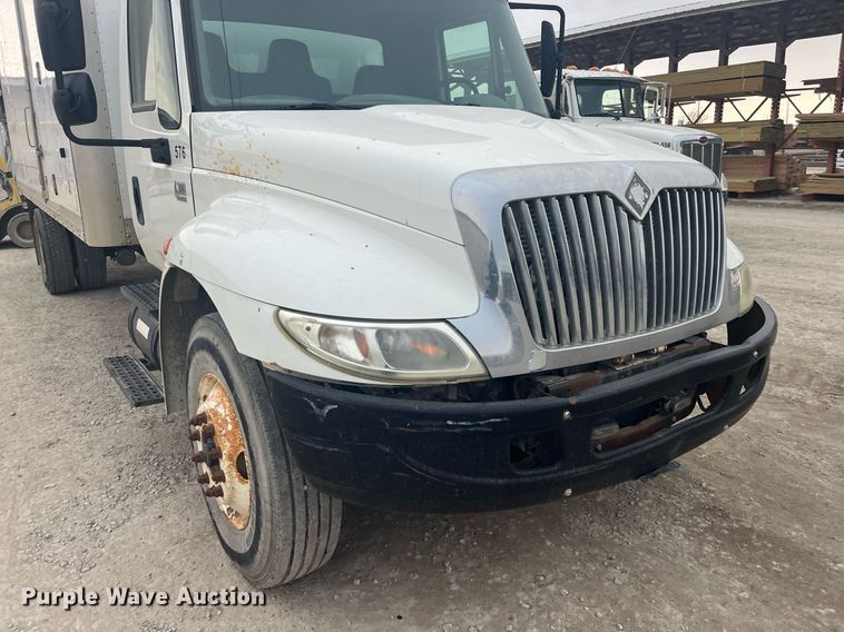 image for item DQ4093 2007 International 4300  box truck