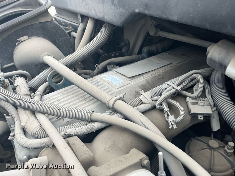 image for item DQ4093 2007 International 4300  box truck