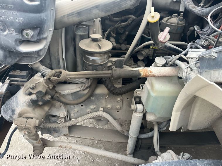 image for item DQ4093 2007 International 4300  box truck