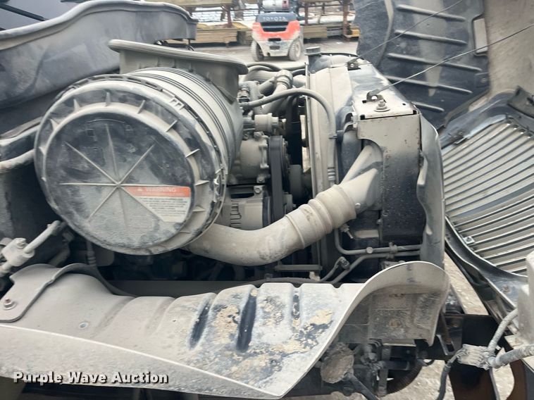 image for item DQ4093 2007 International 4300  box truck