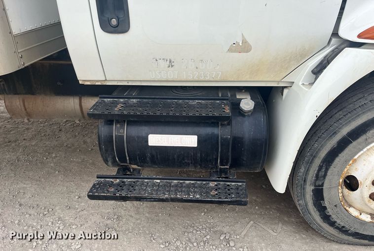 image for item DQ4093 2007 International 4300  box truck