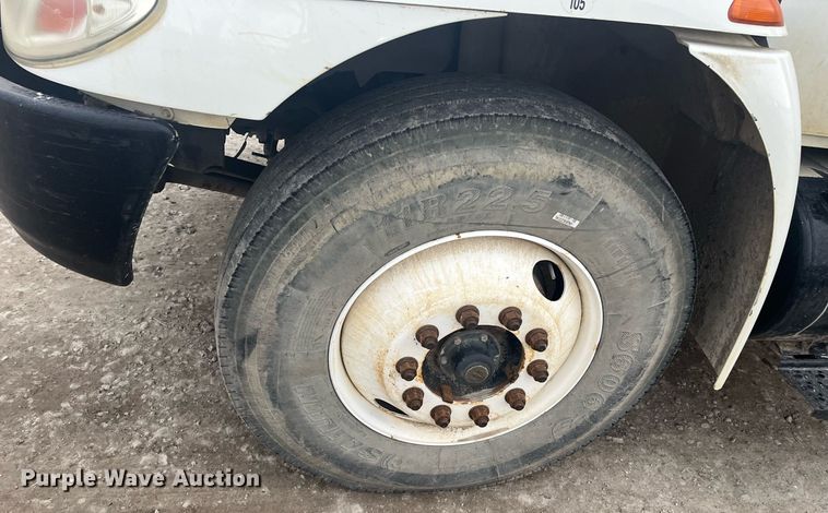 image for item DQ4093 2007 International 4300  box truck