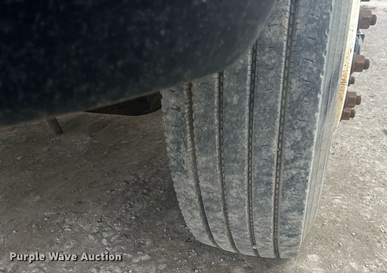 image for item DQ4093 2007 International 4300  box truck