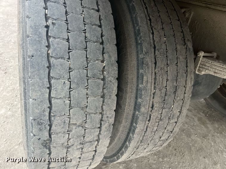 image for item DQ4093 2007 International 4300  box truck