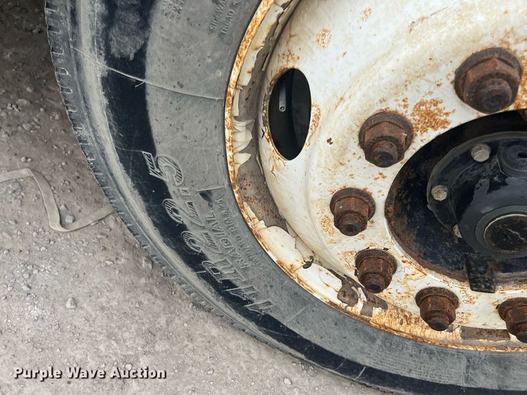 image for item DQ4093 2007 International 4300  box truck