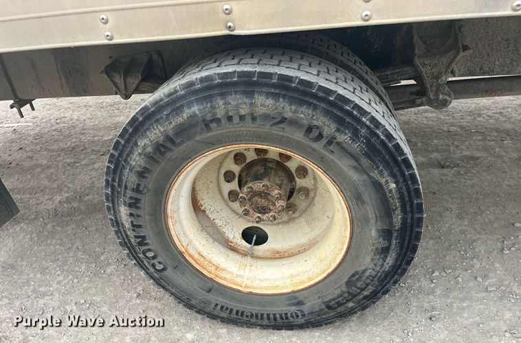 image for item DQ4093 2007 International 4300  box truck