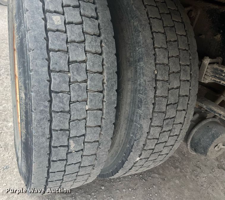 image for item DQ4093 2007 International 4300  box truck