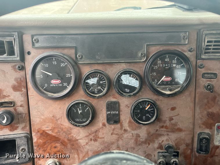 image for item DQ4094 2008 Peterbilt 335  dump flatbed truck