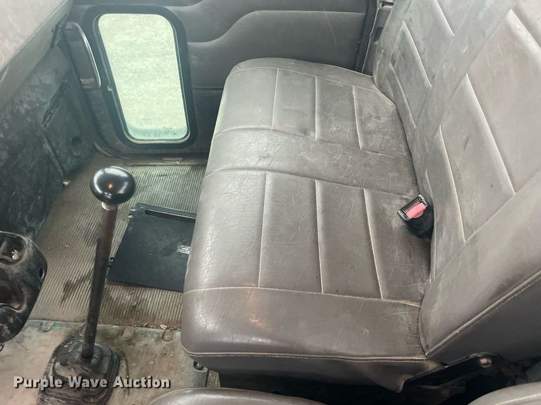 image for item DQ4094 2008 Peterbilt 335  dump flatbed truck