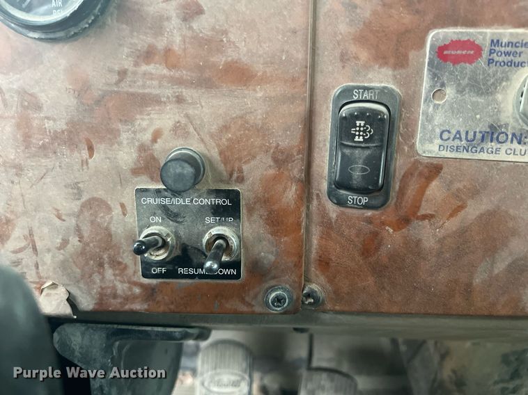 image for item DQ4094 2008 Peterbilt 335  dump flatbed truck