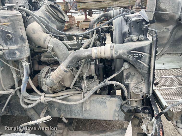 image for item DQ4094 2008 Peterbilt 335  dump flatbed truck