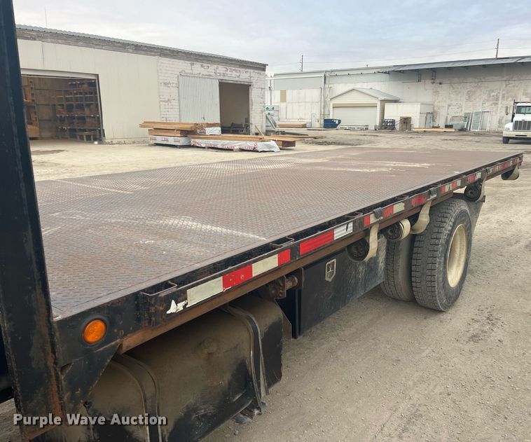 image for item DQ4094 2008 Peterbilt 335  dump flatbed truck