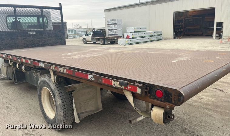 image for item DQ4094 2008 Peterbilt 335  dump flatbed truck