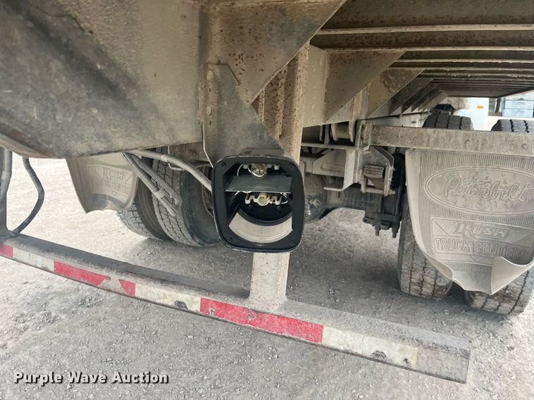 image for item DQ4094 2008 Peterbilt 335  dump flatbed truck