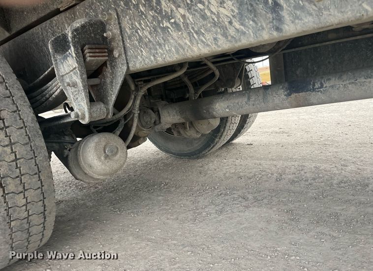 image for item DQ4094 2008 Peterbilt 335  dump flatbed truck