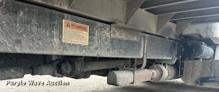 image for item DQ4094 2008 Peterbilt 335  dump flatbed truck