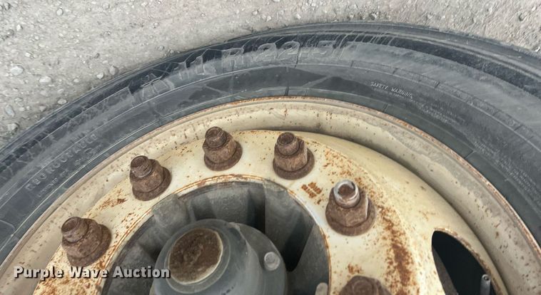 image for item DQ4094 2008 Peterbilt 335  dump flatbed truck