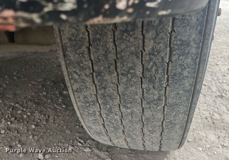 image for item DQ4094 2008 Peterbilt 335  dump flatbed truck