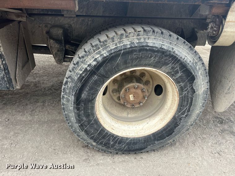 image for item DQ4094 2008 Peterbilt 335  dump flatbed truck