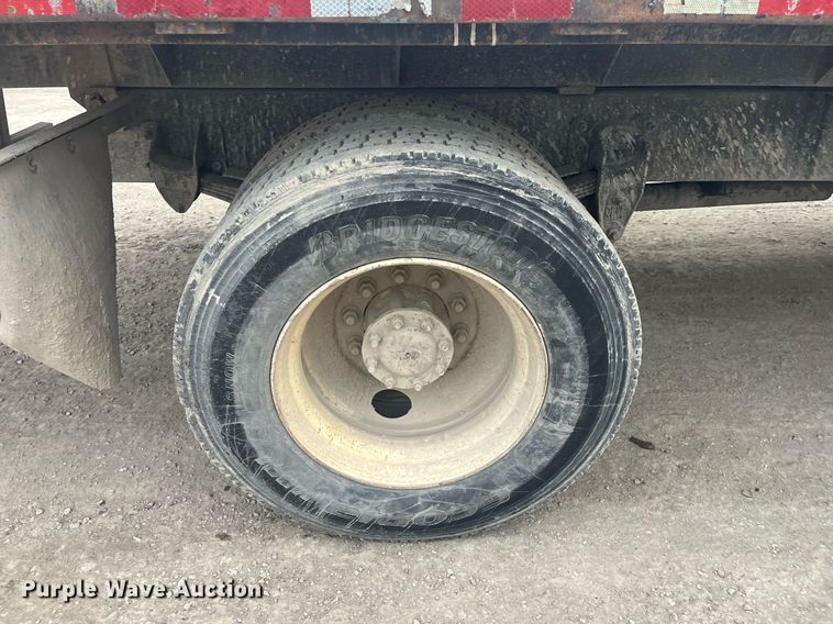 image for item DQ4094 2008 Peterbilt 335  dump flatbed truck