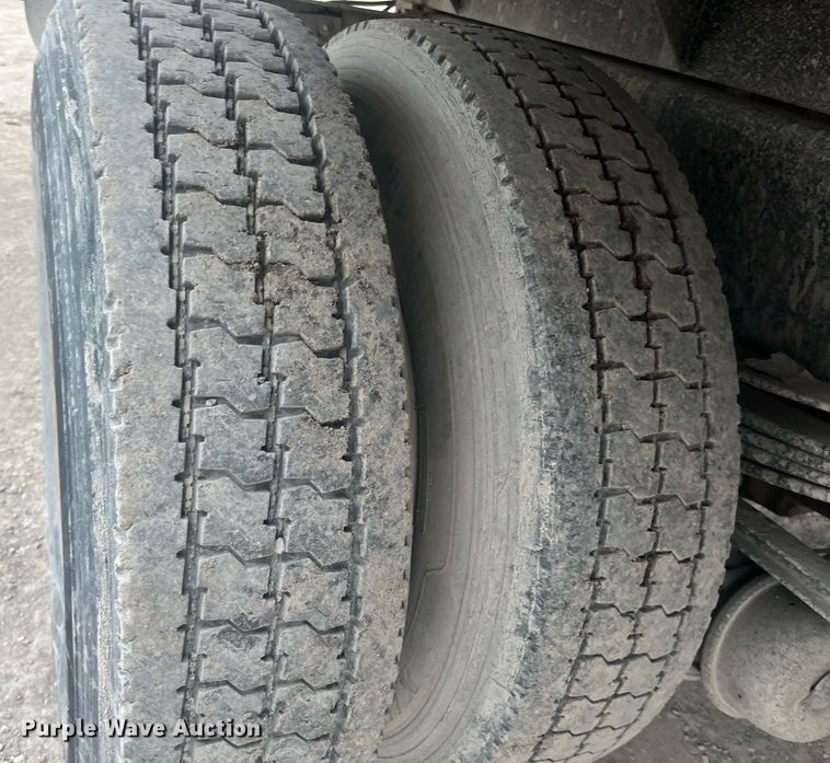 image for item DQ4094 2008 Peterbilt 335  dump flatbed truck