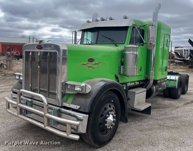 image for item DQ4105 2000 Peterbilt 379  semi truck