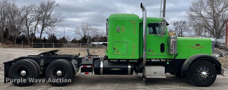 image for item DQ4105 2000 Peterbilt 379  semi truck