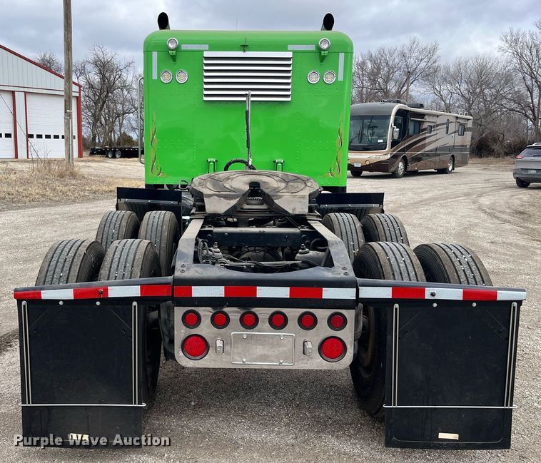 image for item DQ4105 2000 Peterbilt 379  semi truck