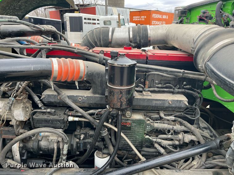 image for item DQ4105 2000 Peterbilt 379  semi truck