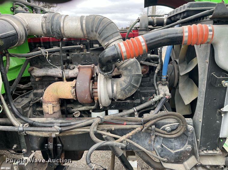 image for item DQ4105 2000 Peterbilt 379  semi truck