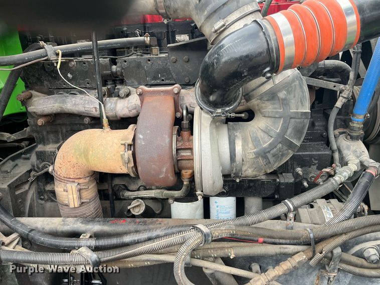 image for item DQ4105 2000 Peterbilt 379  semi truck