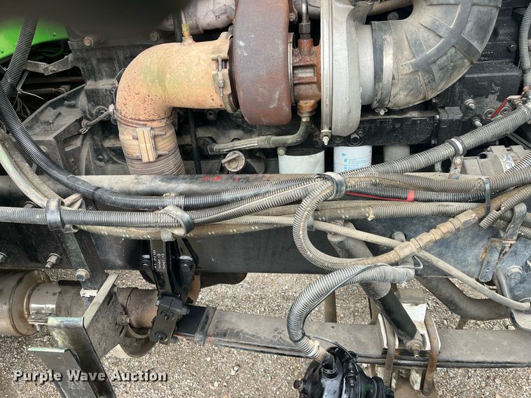 image for item DQ4105 2000 Peterbilt 379  semi truck