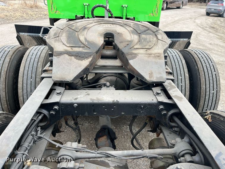 image for item DQ4105 2000 Peterbilt 379  semi truck