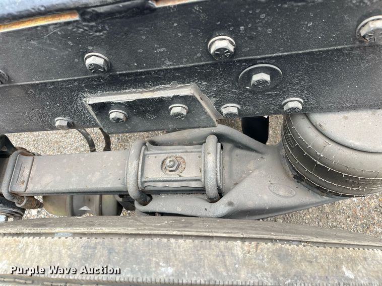 image for item DQ4105 2000 Peterbilt 379  semi truck