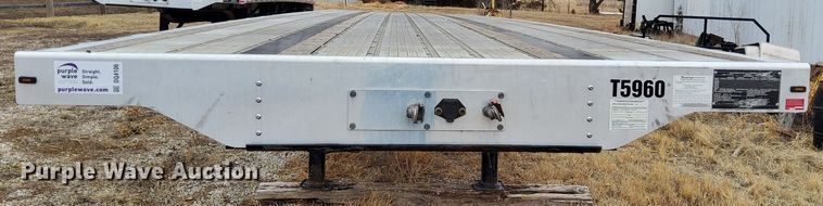 image for item DQ4106 2016 Transcraft Eagle II  flatbed trailer