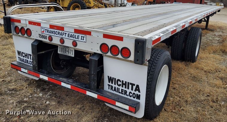 image for item DQ4106 2016 Transcraft Eagle II  flatbed trailer