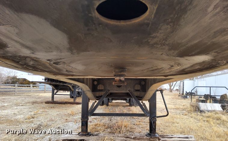 image for item DQ4106 2016 Transcraft Eagle II  flatbed trailer