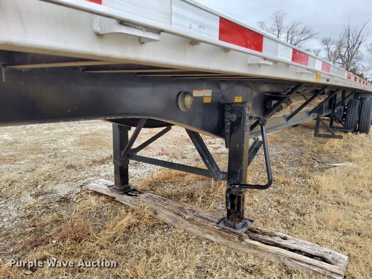 image for item DQ4106 2016 Transcraft Eagle II  flatbed trailer