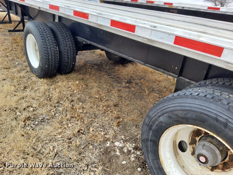 image for item DQ4106 2016 Transcraft Eagle II  flatbed trailer