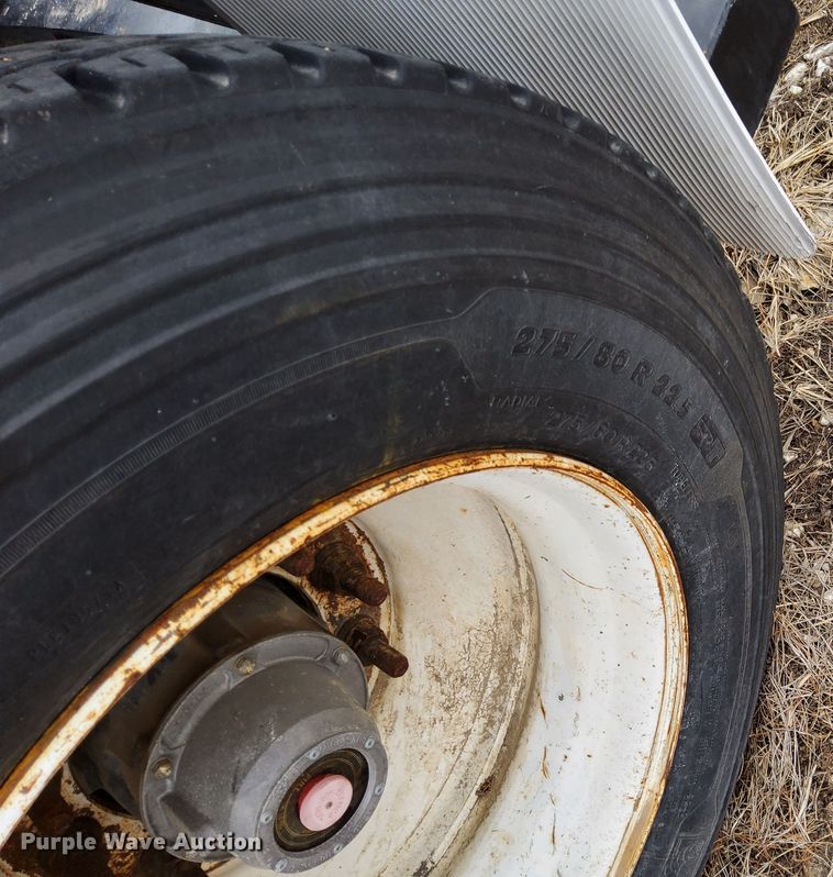 image for item DQ4106 2016 Transcraft Eagle II  flatbed trailer