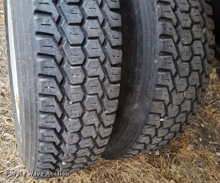 image for item DQ4106 2016 Transcraft Eagle II  flatbed trailer