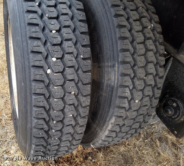 image for item DQ4106 2016 Transcraft Eagle II  flatbed trailer